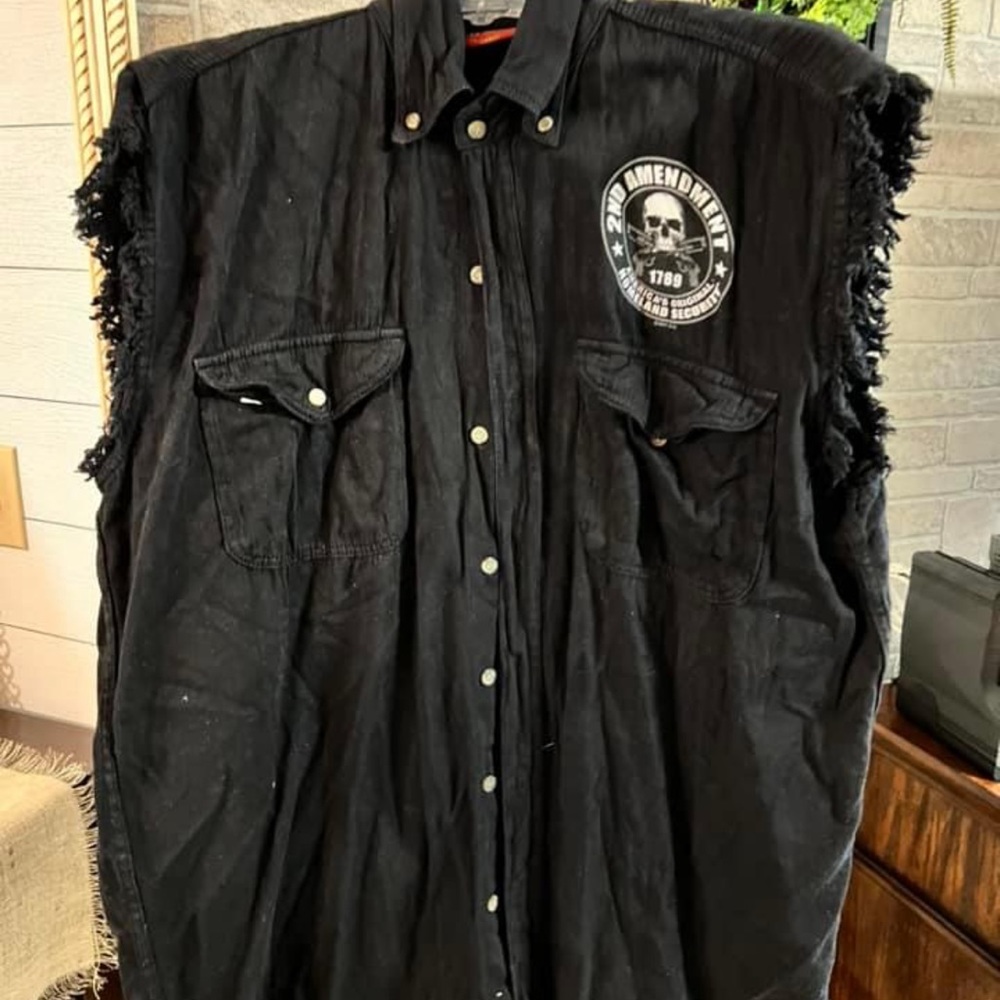 Men’s large Second Amendment sleeveless shirt